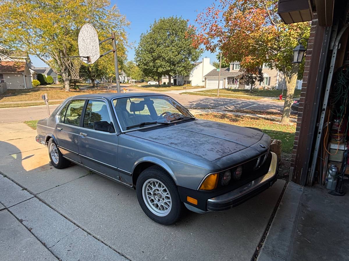 Bmw-733i-1984-2