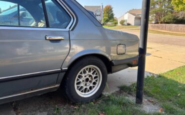 Bmw-733i-1984-3