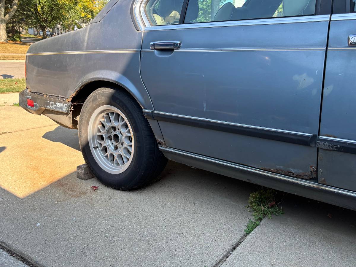 Bmw-733i-1984-7