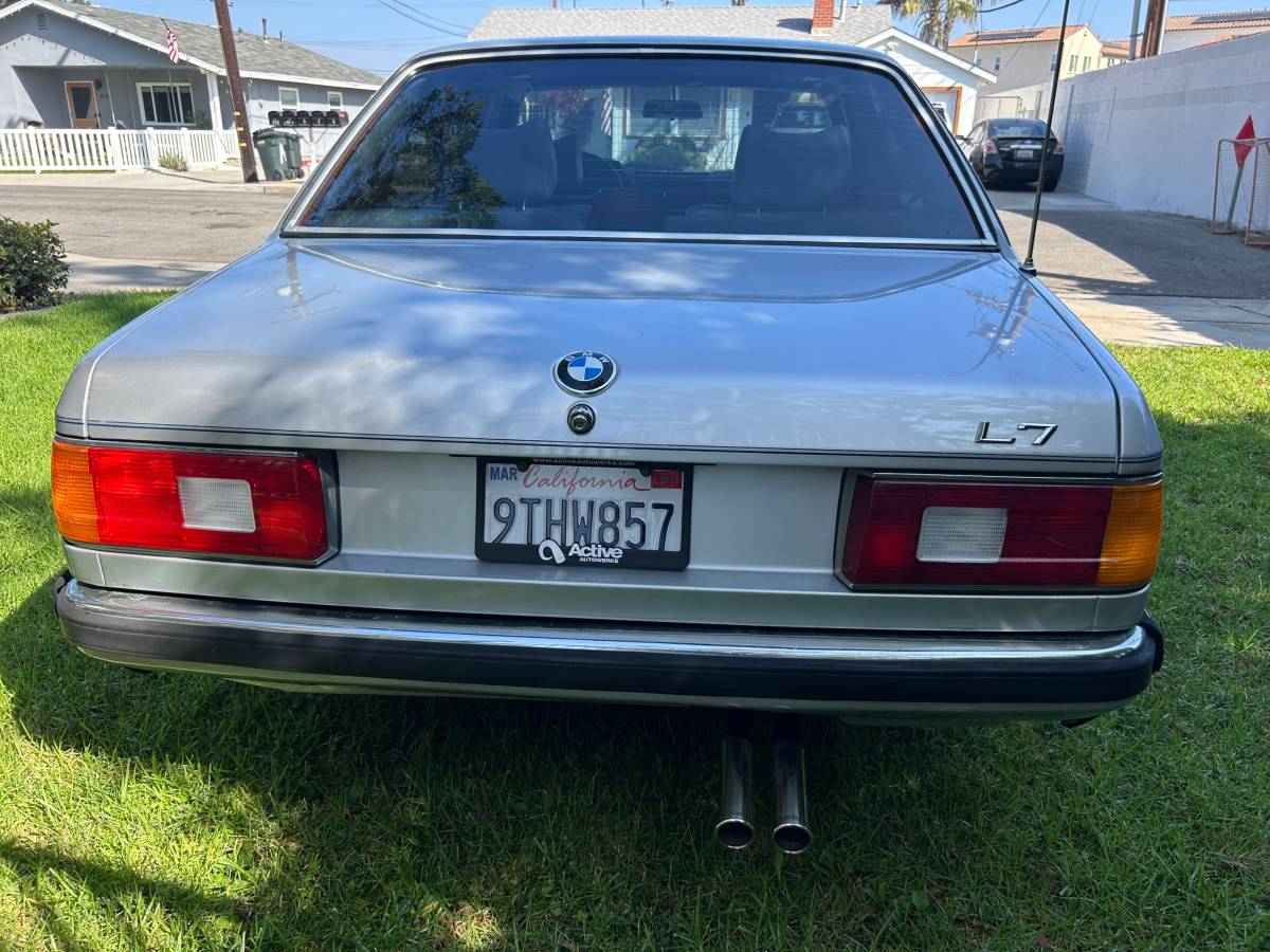 Bmw-735i-l7-1986-11