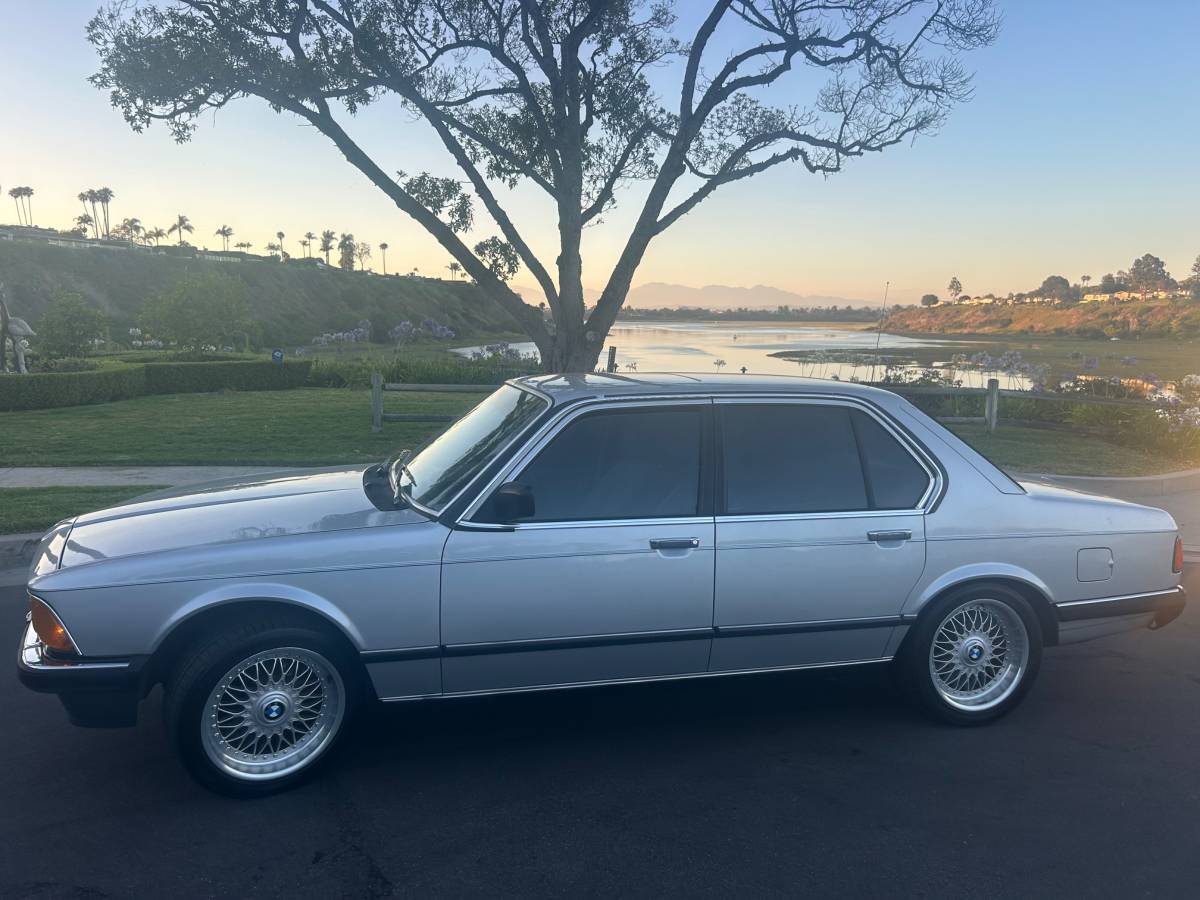 Bmw-735i-l7-1986-9