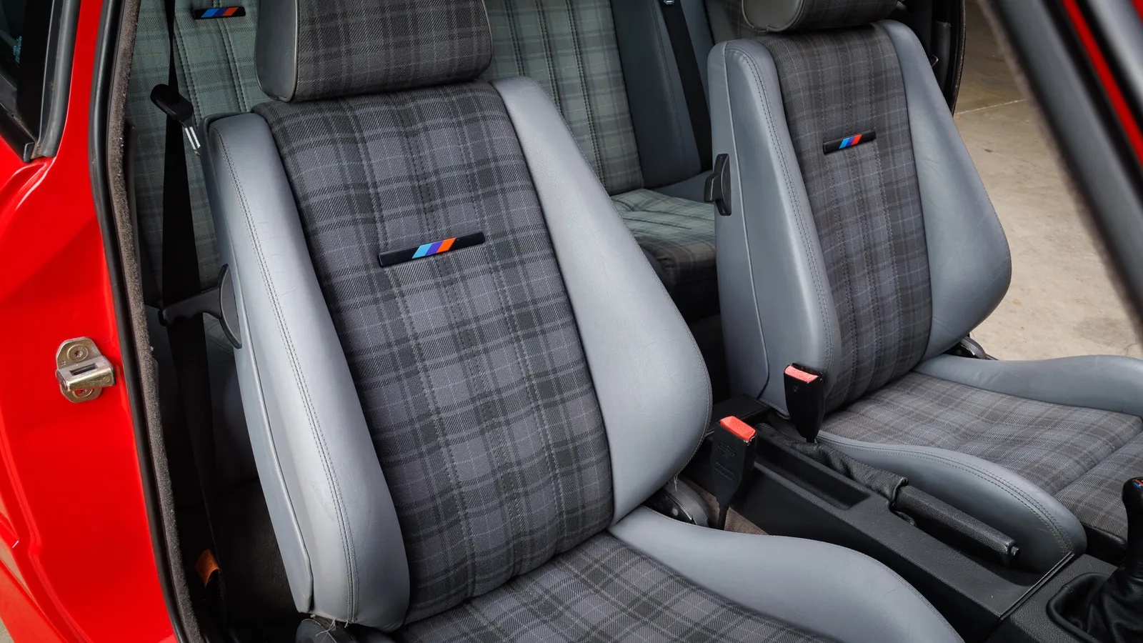 Bmw-M3-1988-Misano-Red-Gray-Uberkaro-Cloth-And-Gray-Leather-Upholstery-10