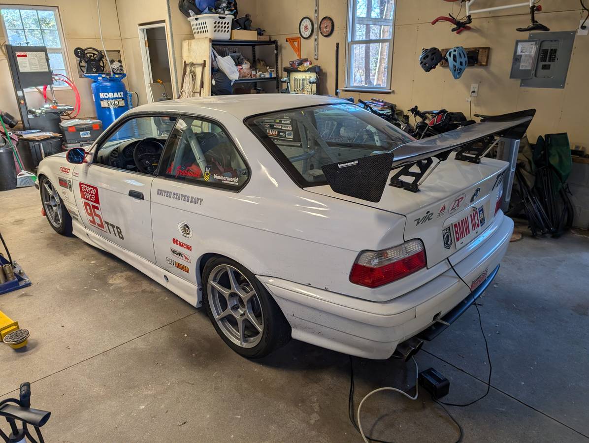 Bmw-m3-coupe-1995-white-11
