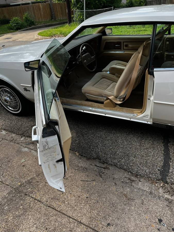 Buick-1985-white-8
