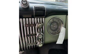 Buick-4-dr-sedan-1953-Green-Green-14