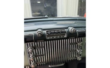 Buick-4-dr-sedan-1953-Green-Green-15