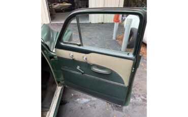 Buick-4-dr-sedan-1953-Green-Green-21