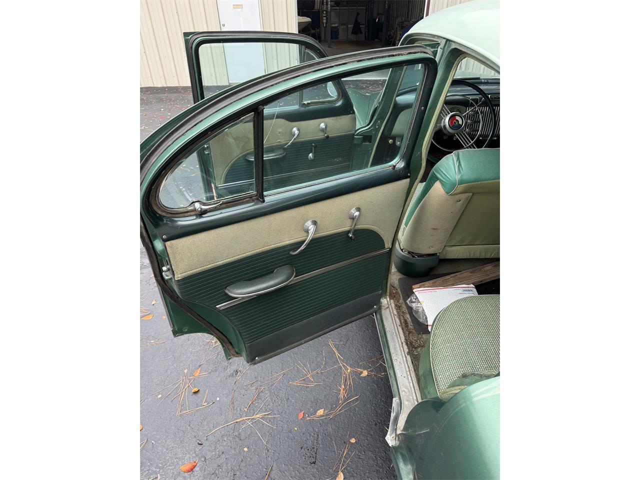 Buick-4-dr-sedan-1953-Green-Green-6