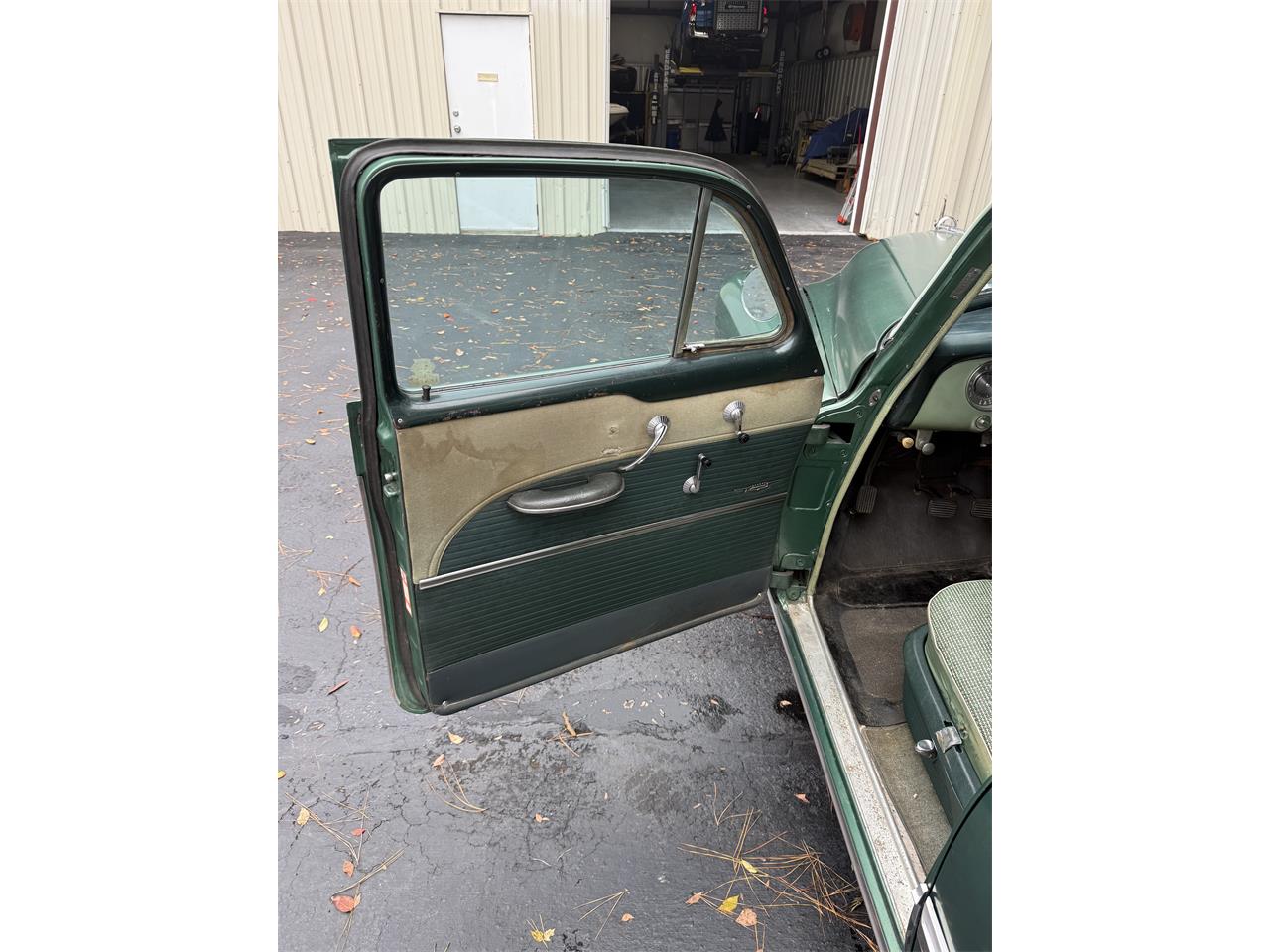 Buick-4-dr-sedan-1953-Green-Green-7