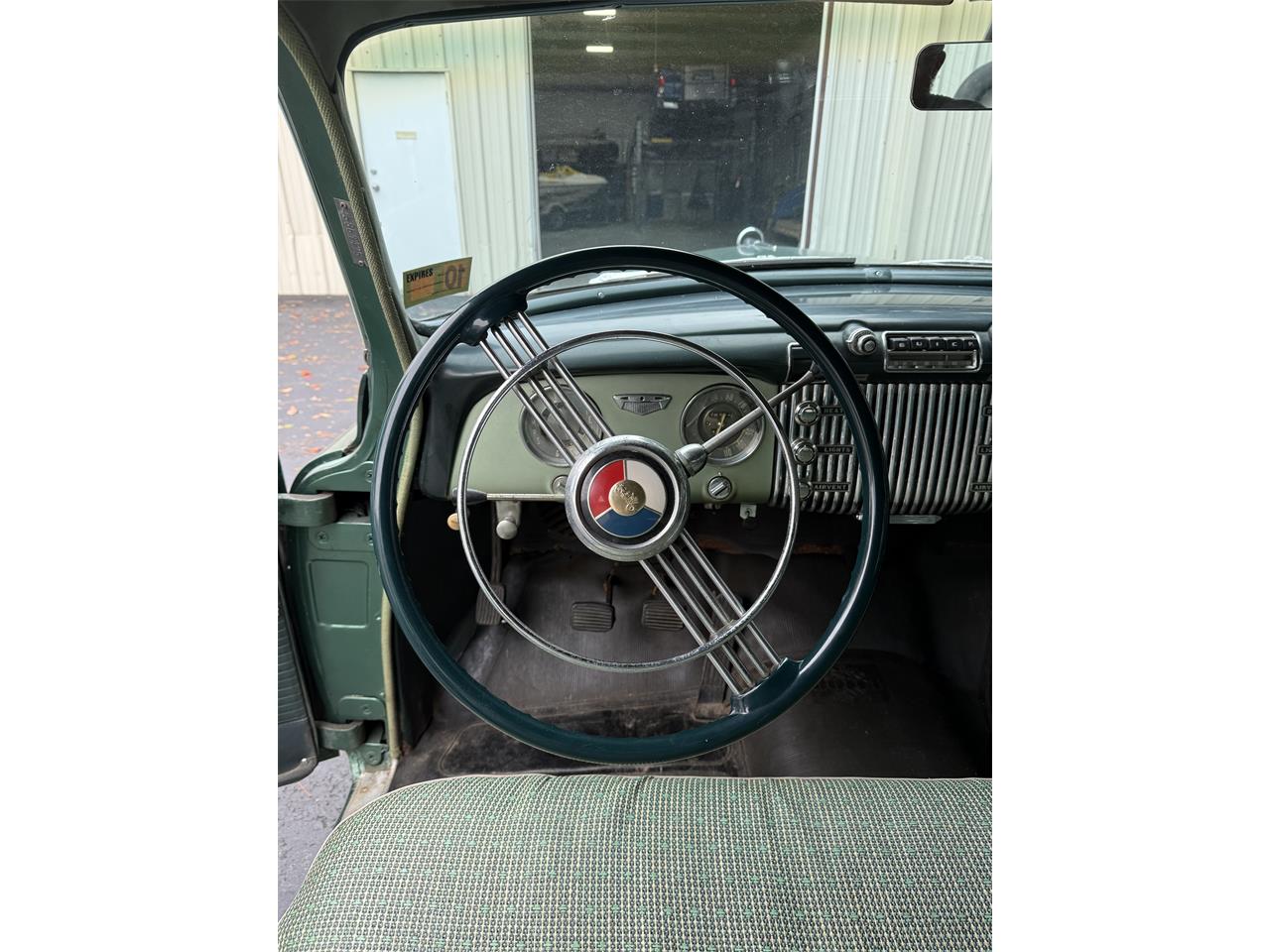 Buick-4-dr-sedan-1953-Green-Green-9