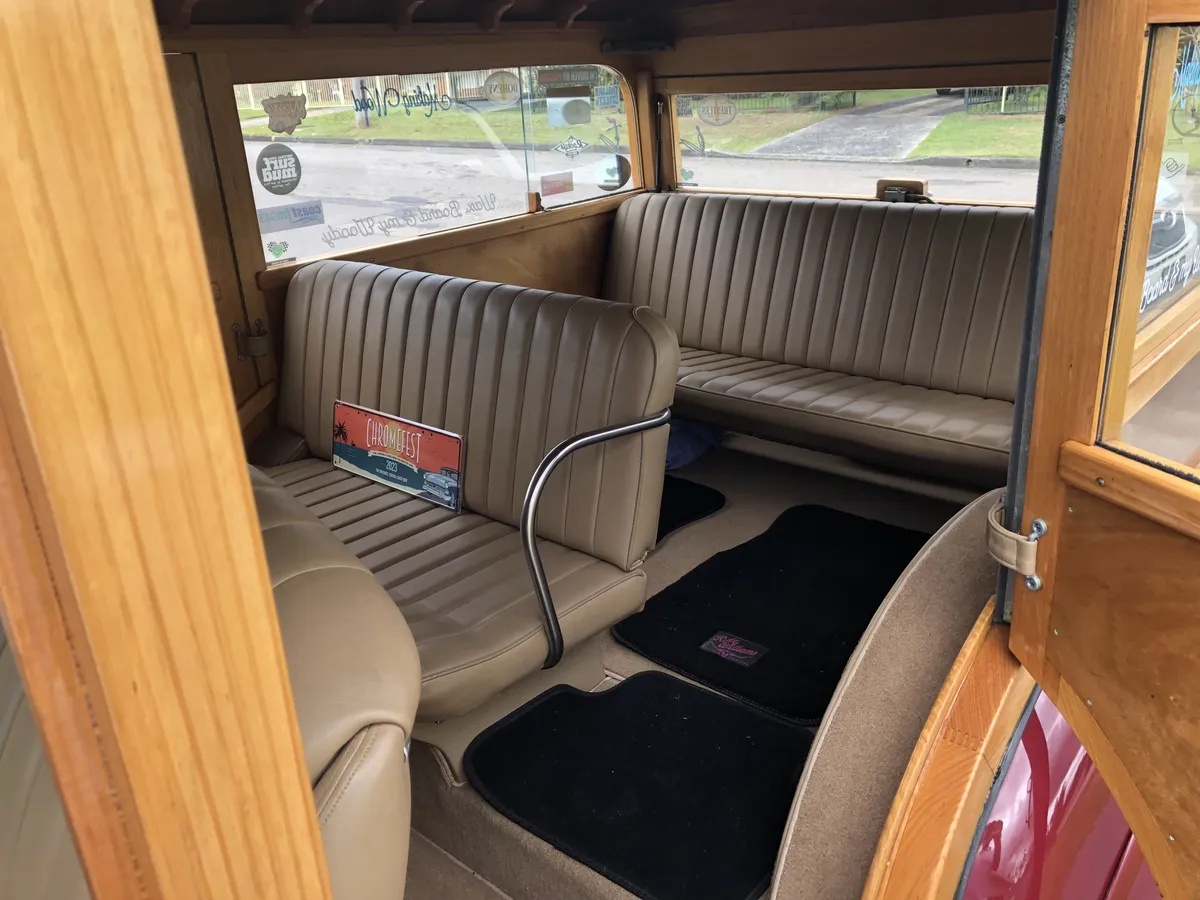 Buick-40-1937-Maroon-Cream-12