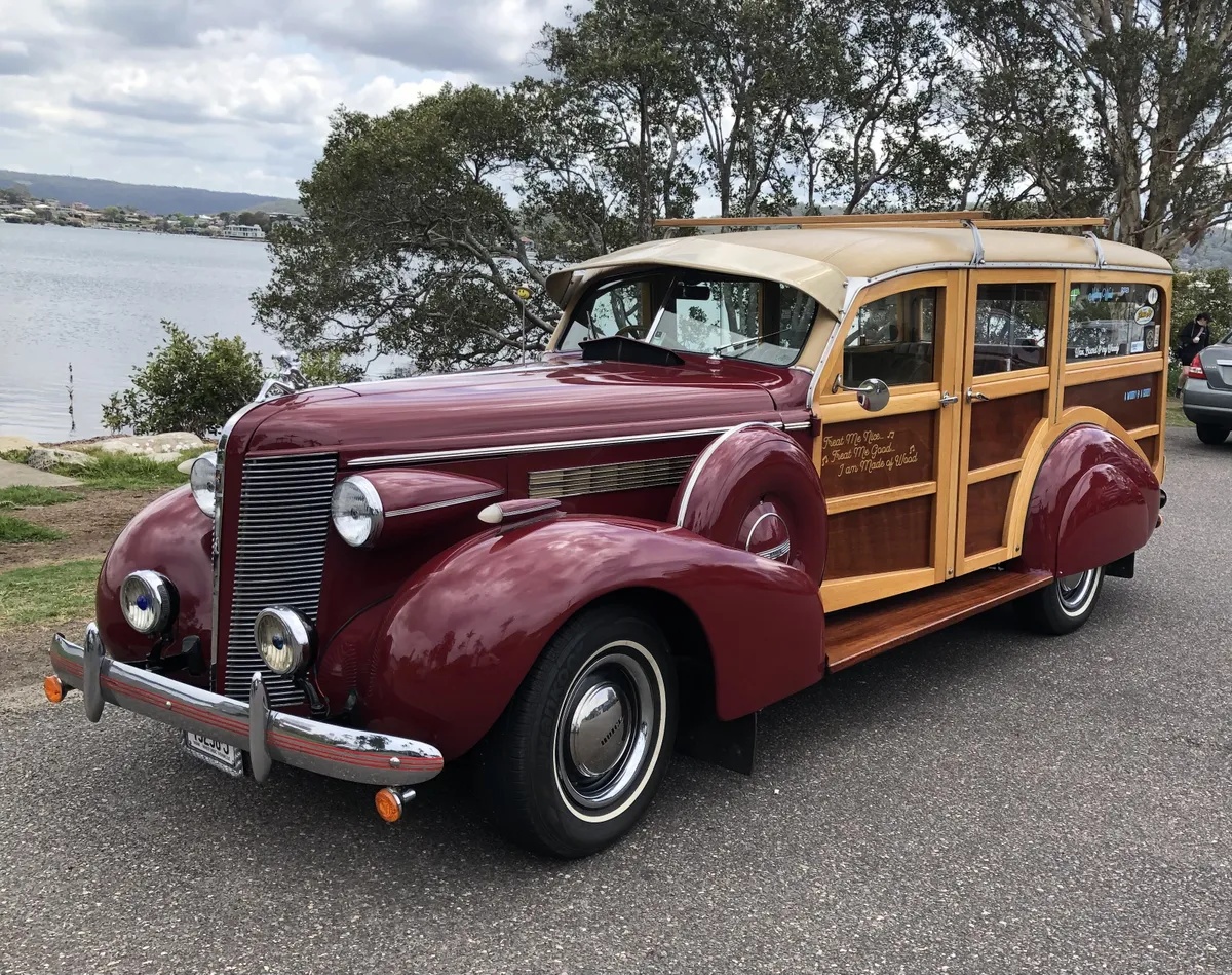 Buick-40-1937-Maroon-Cream-8