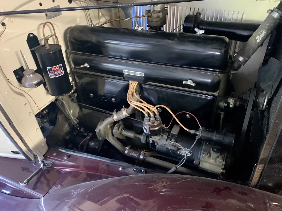 Buick-64-1930-Burgundy-And-Cream-Beige-7