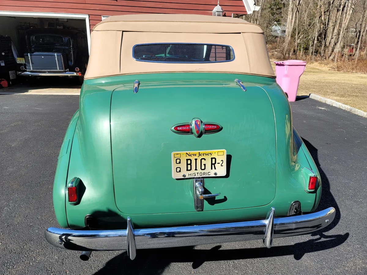 Buick-Century-1940-Green-Saddle-1