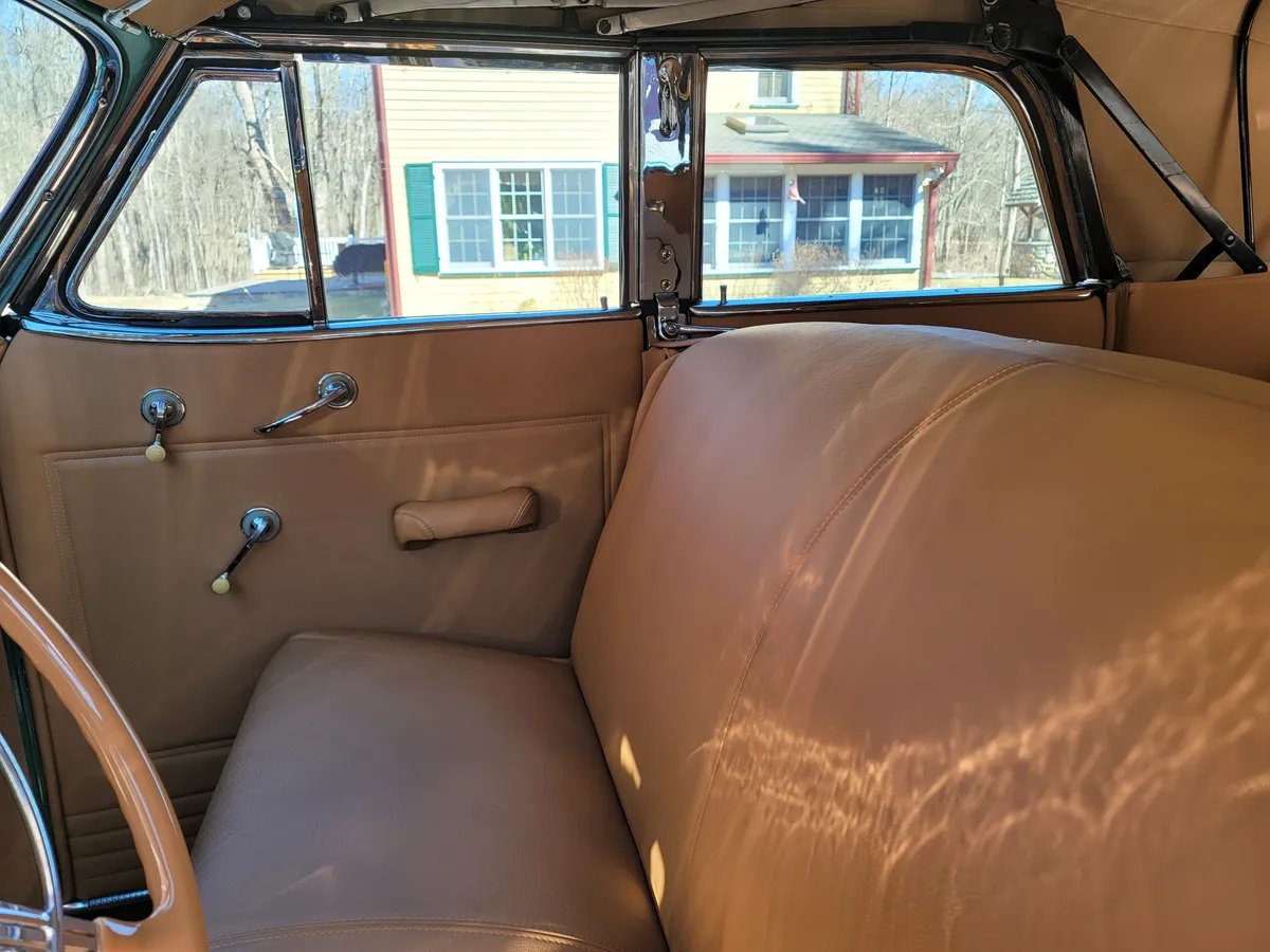Buick-Century-1940-Green-Saddle-11
