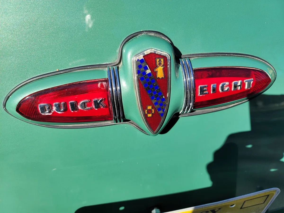 Buick-Century-1940-Green-Saddle-12