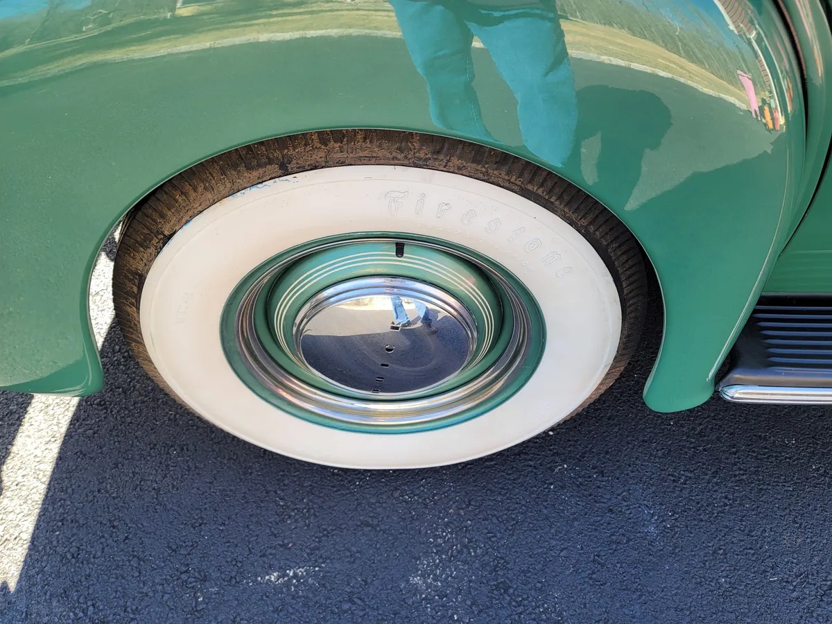 Buick-Century-1940-Green-Saddle-15