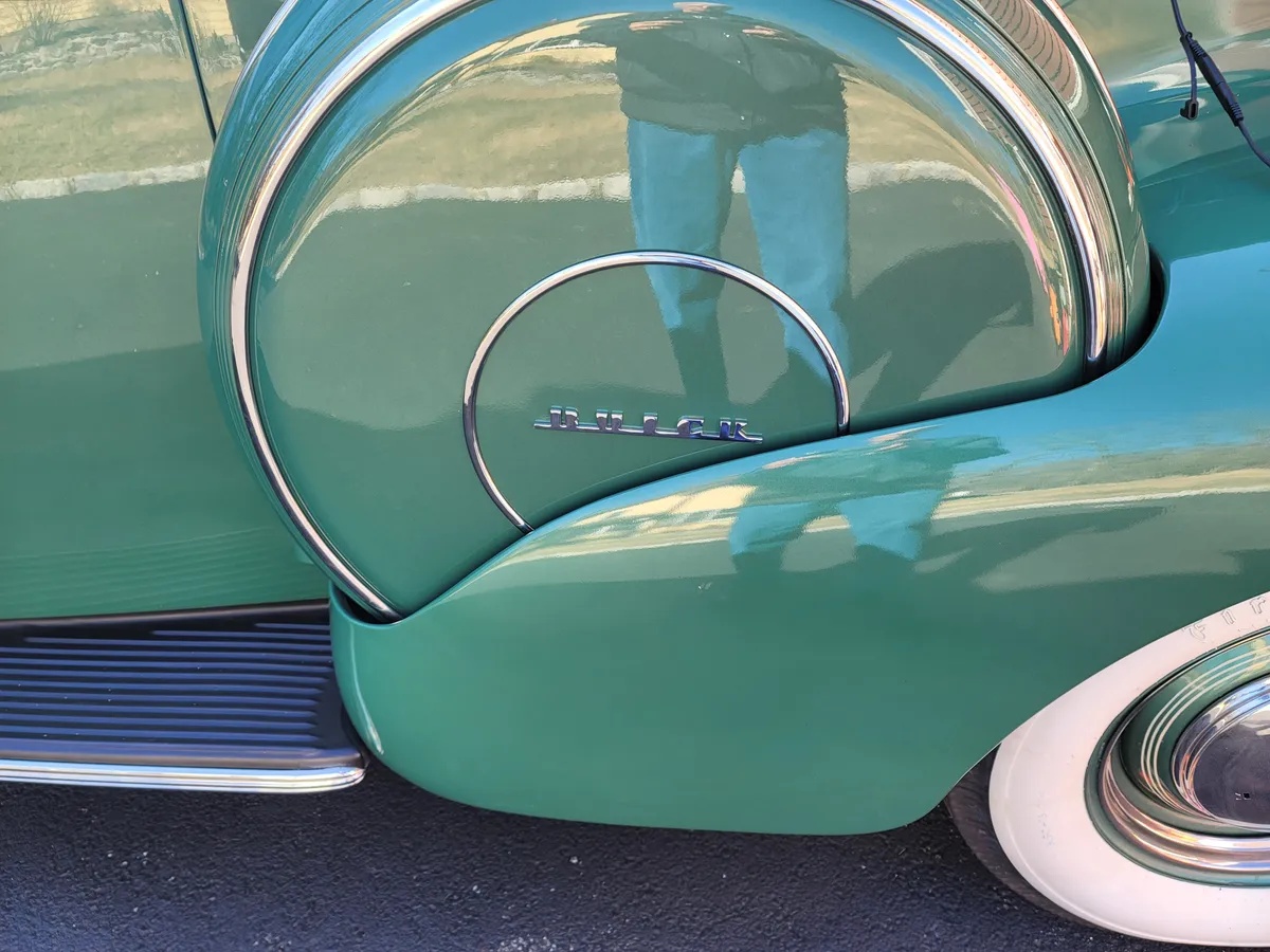 Buick-Century-1940-Green-Saddle-7