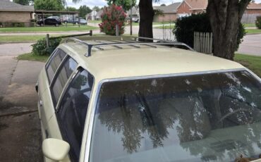 Buick-Century-1977-Canary-Yellow-Tan-3