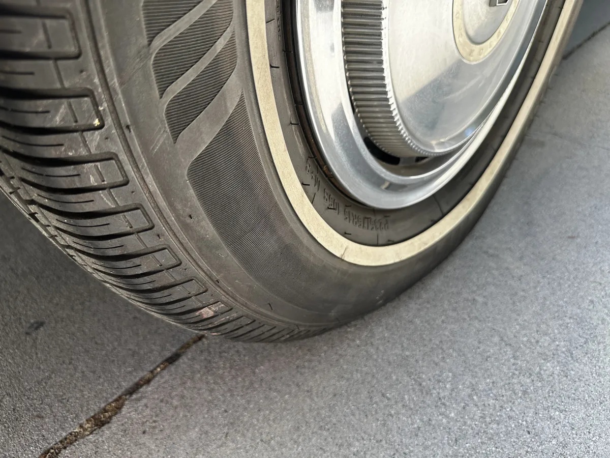 Buick-Electra-225-1973-Red-White-11