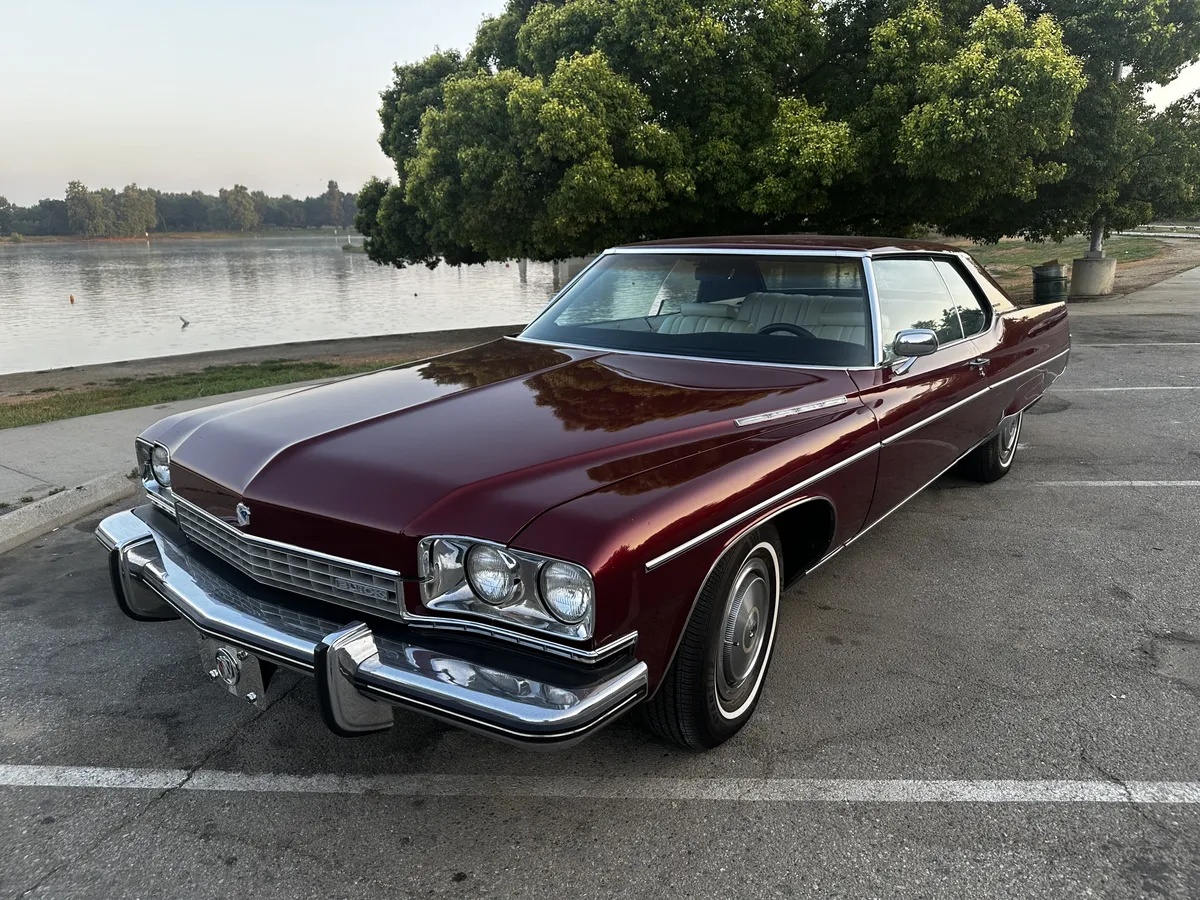 Buick-Electra-225-1973-Red-White-14