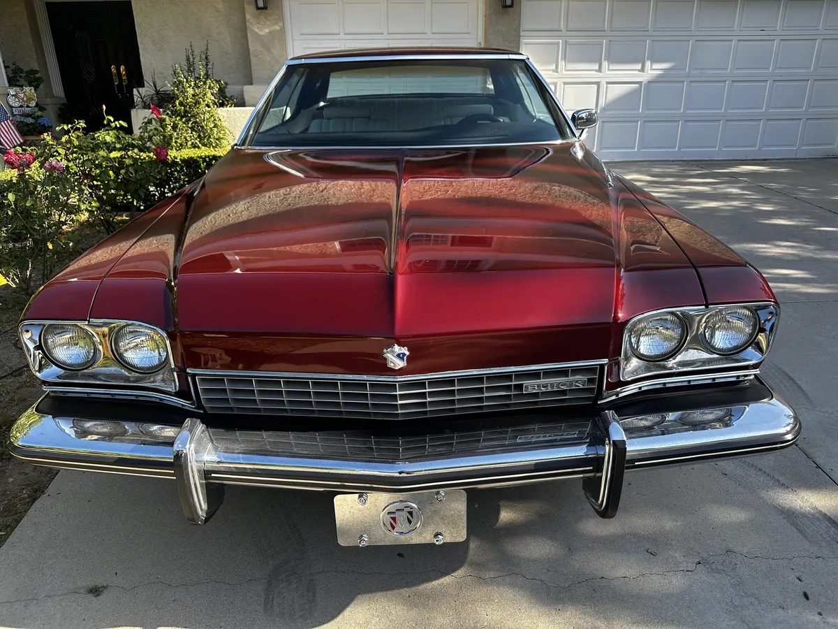 Buick-Electra-225-1973-Red-White-9