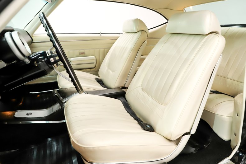 Buick-Gs-1969-Regal-Black-Pearl-White-17