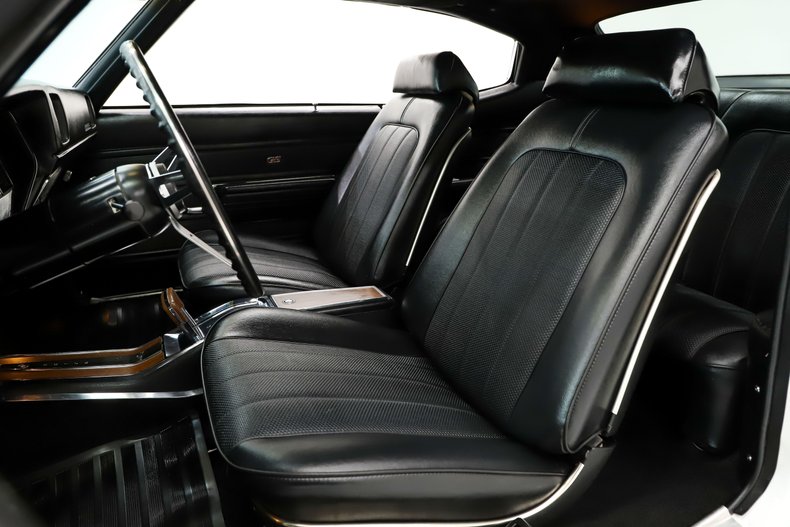 Buick-Gs-455-1970-Glacier-White-Black-12