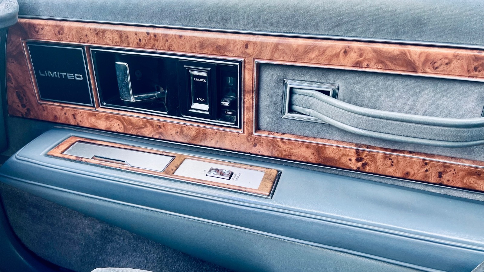 Buick-LeSabre-1989-Sedan-14