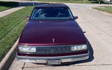 Buick-LeSabre-1989-Sedan-2