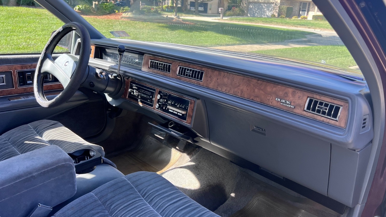 Buick-LeSabre-1989-Sedan-21