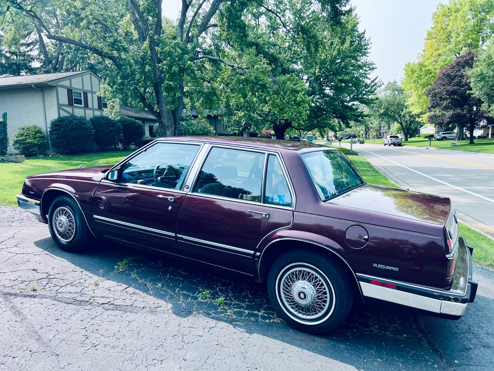 Buick-LeSabre-1989-Sedan