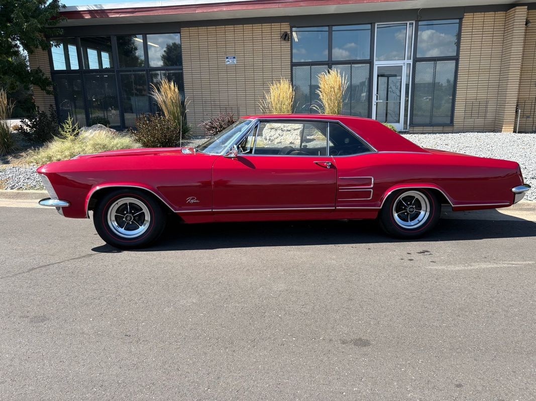 Buick-Rivera-1964-29