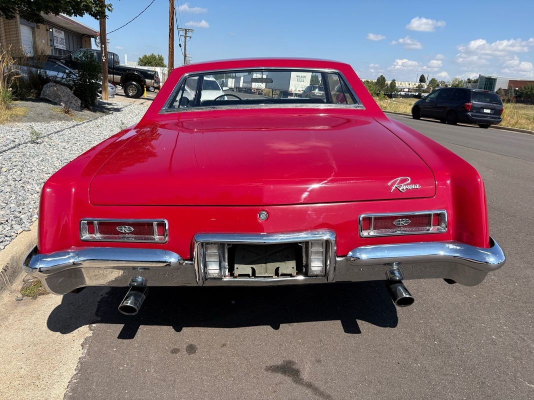 Buick-Rivera-1964-5