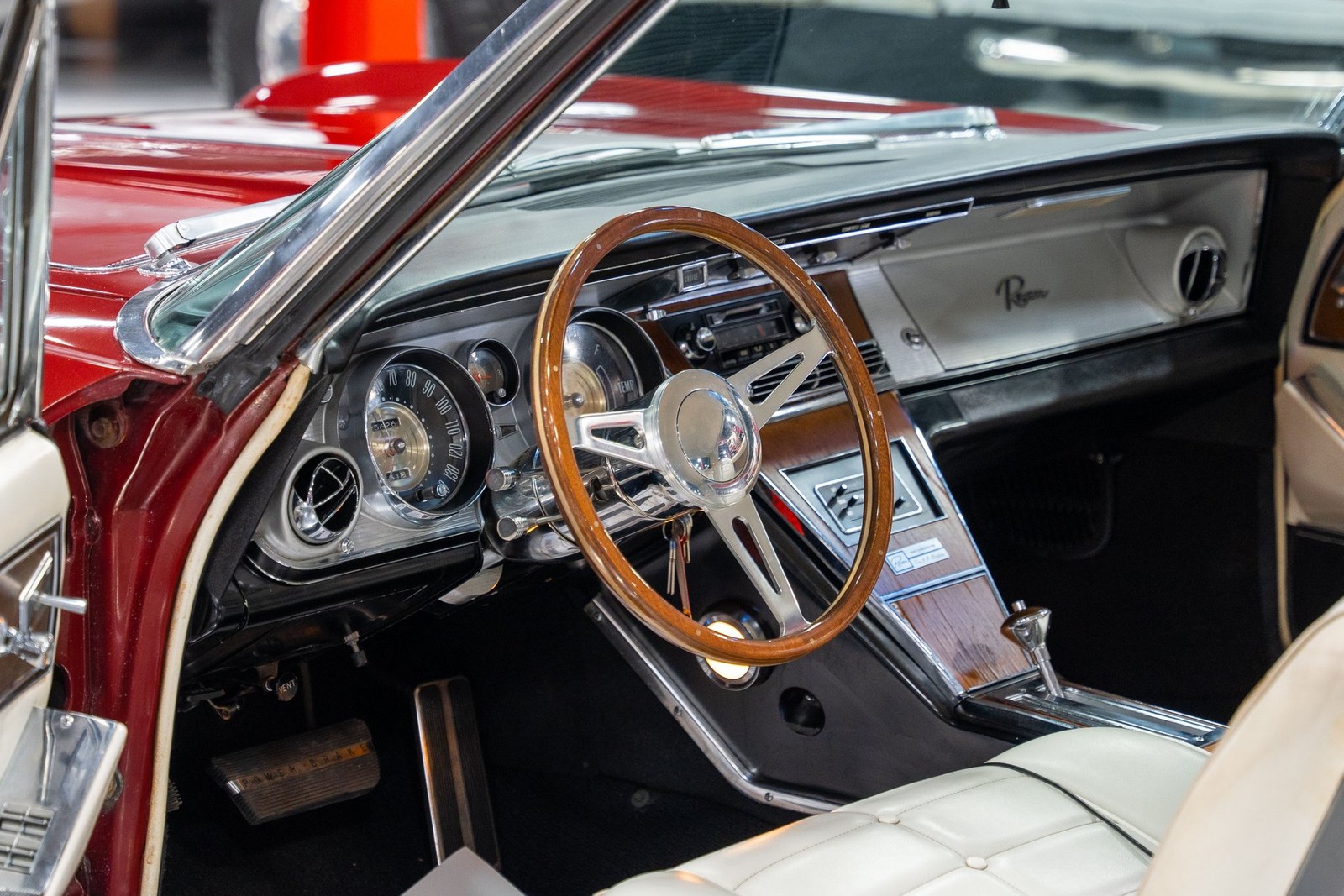 Buick-Riviera-1964-Coupe-32