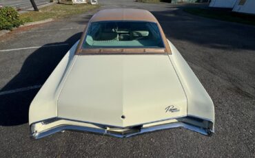 Buick-Riviera-1967-1