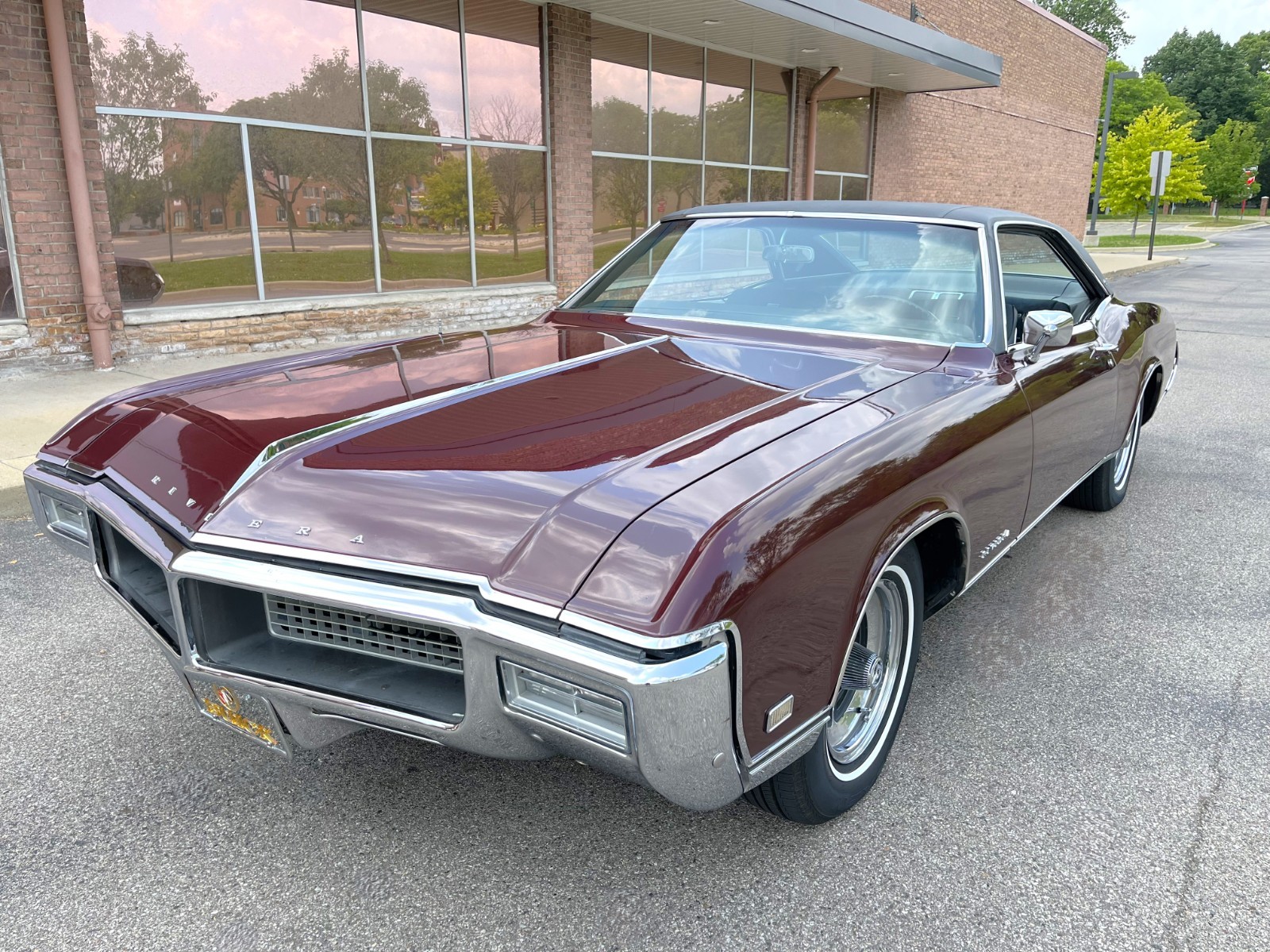 Buick-Riviera-1968-2-door-hardtop-1