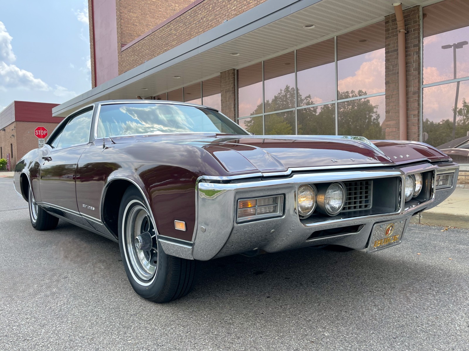 Buick-Riviera-1968-2-door-hardtop-27