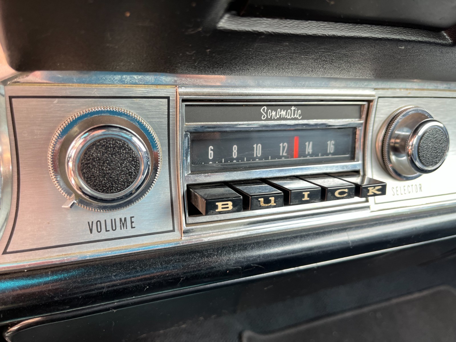 Buick-Riviera-1968-2-door-hardtop-37