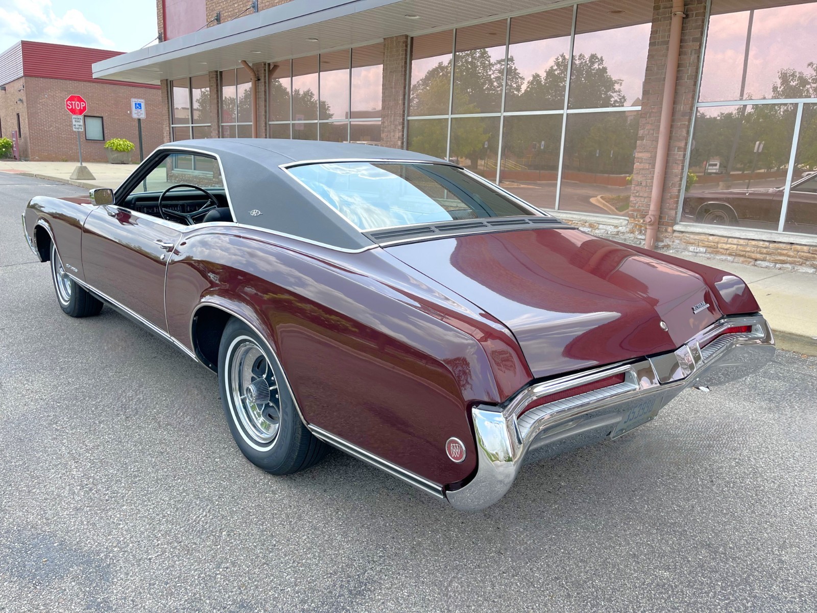 Buick-Riviera-1968-2-door-hardtop-4
