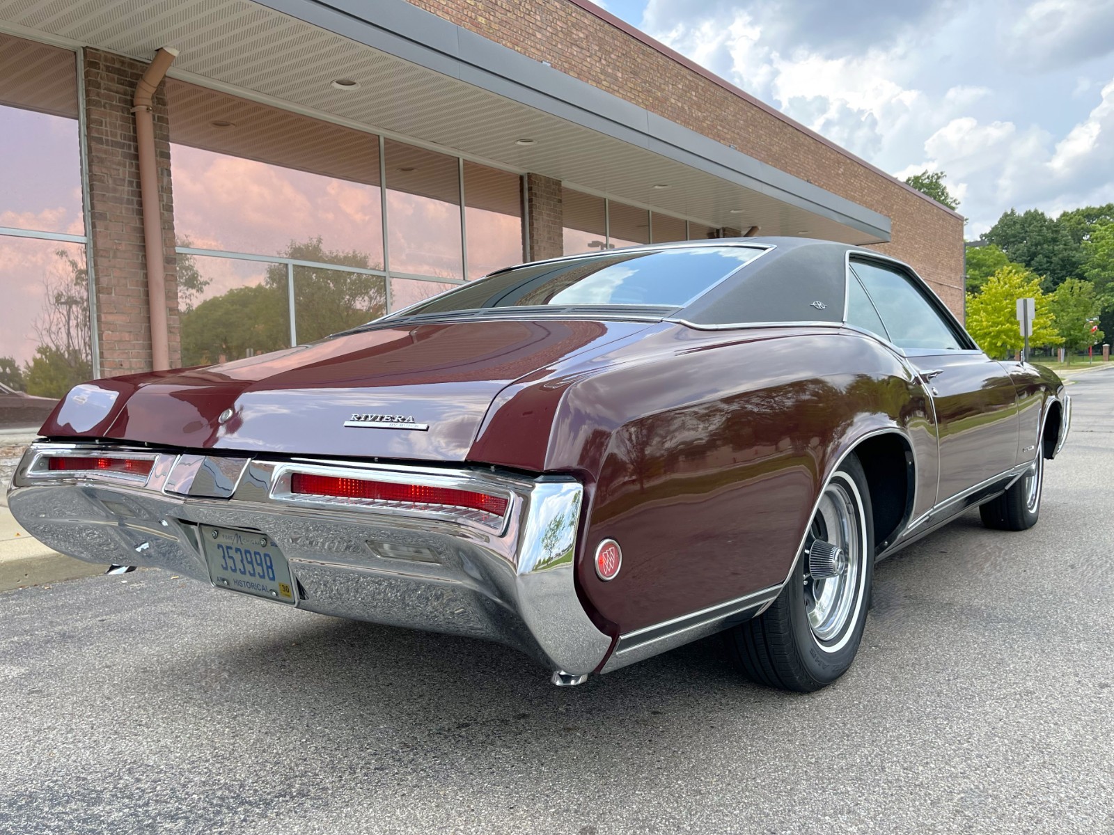 Buick-Riviera-1968-2-door-hardtop-7