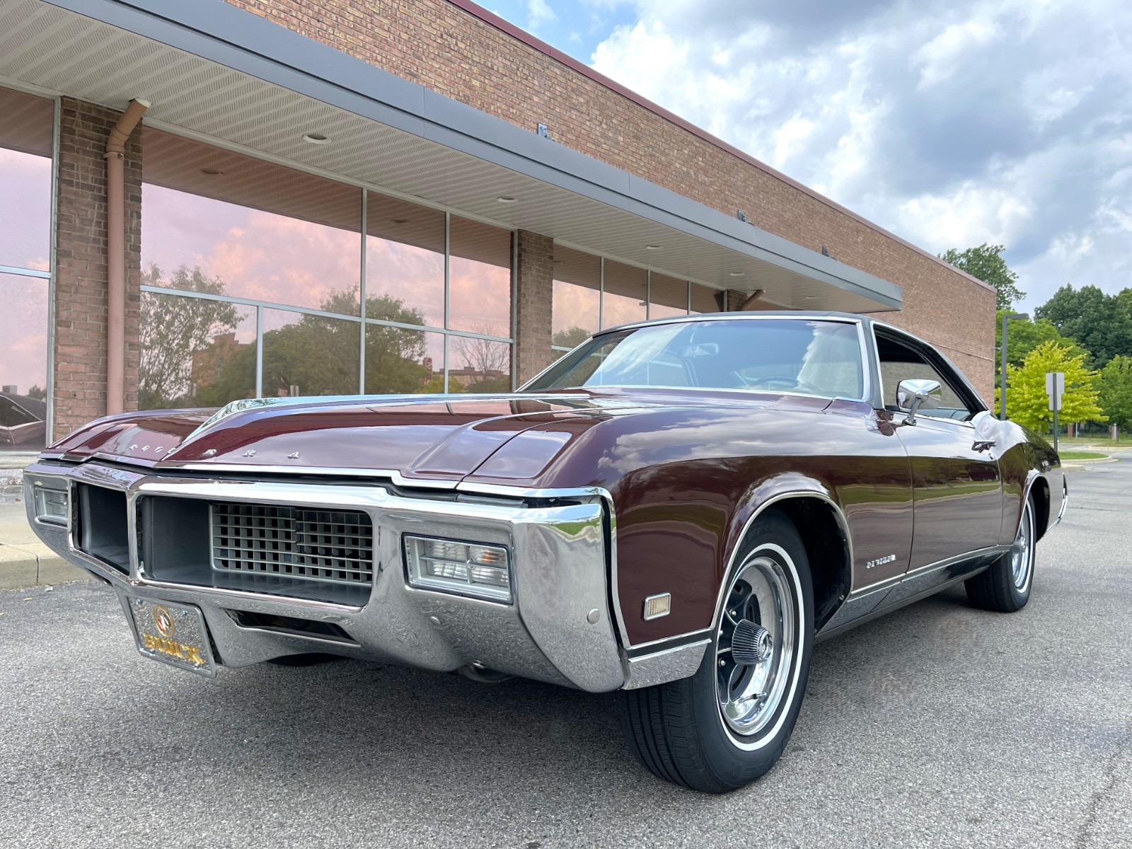 Buick-Riviera-1968-2-door-hardtop