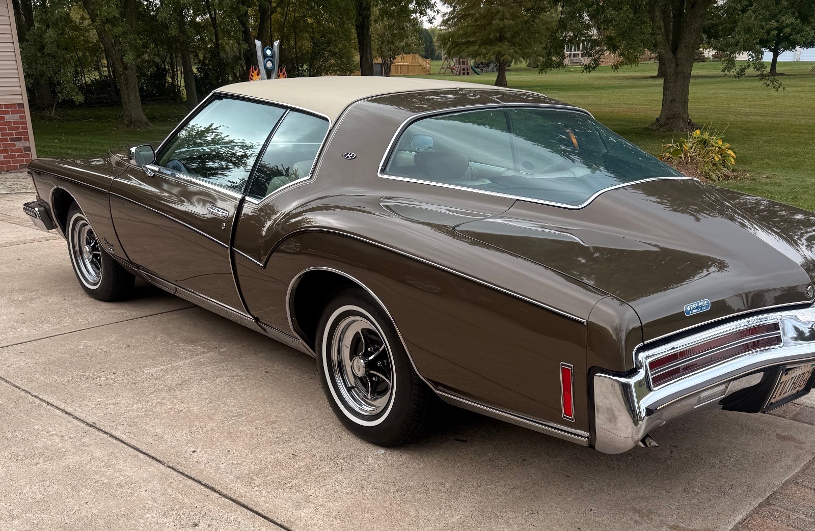 Buick-Riviera-1973-Coupe-11