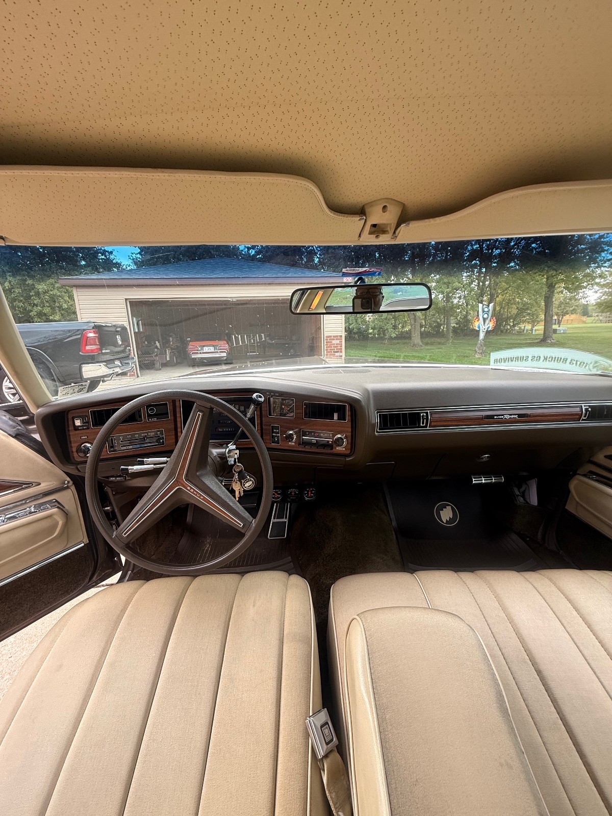 Buick-Riviera-1973-Coupe-12