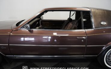 Buick-Riviera-1983-Hardtop-15