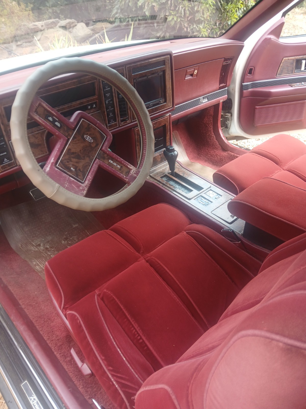 Buick-Riviera-1989-Coupe-7