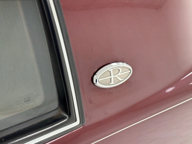 Buick-Riviera-1992-Claret-Red-Red-19