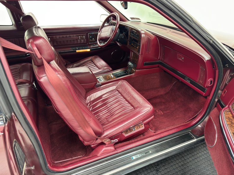 Buick-Riviera-1992-Claret-Red-Red-39