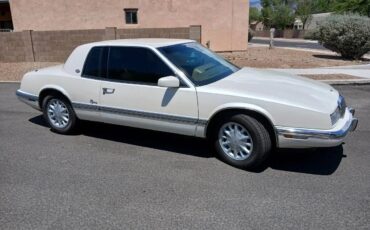 Buick-Riviera-1992-Diamond-White-Tan