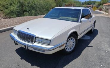Buick-Riviera-1992-Diamond-White-Tan-4